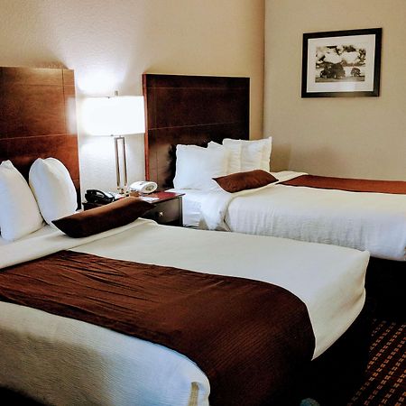 Best Western Plus University Inn & Suites Wichita Falls Ngoại thất bức ảnh